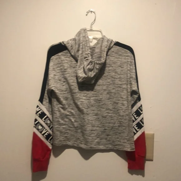 No boundaries-M (7-9 )-love hoodie crop top - Picture 3 of 12